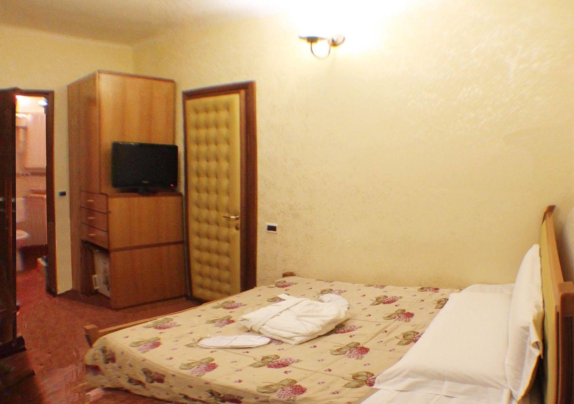 Caligola Resort Rome Exterior photo